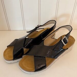 Eric Michael black patent leather sandals Size 8